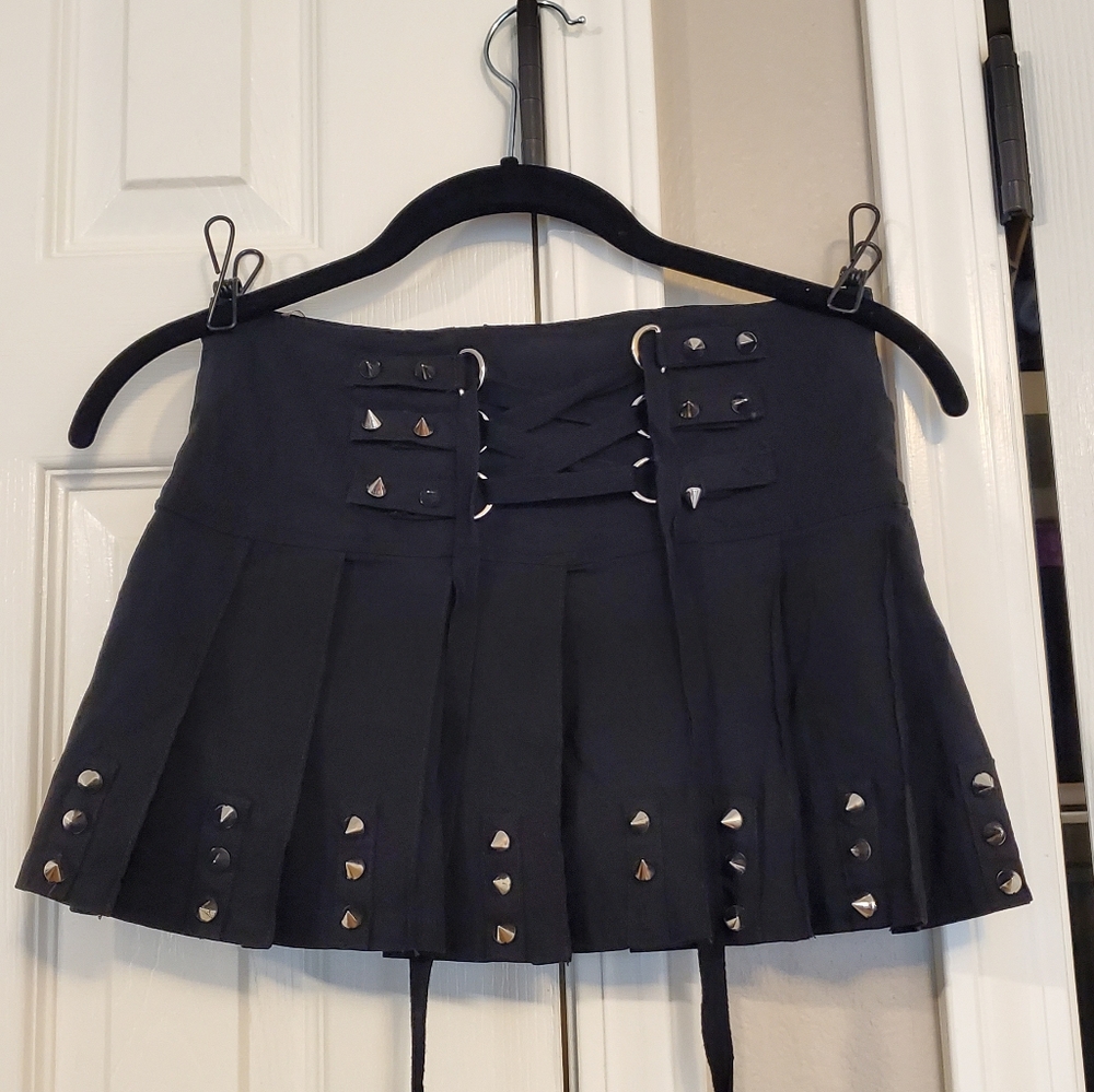 Oh Yes Sm. Spiked Skirt